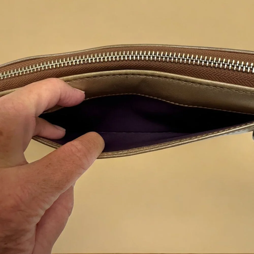 Coach Pale Metallic Gold Zip Around Vintage Leather Wallet - Picture 12 of 13